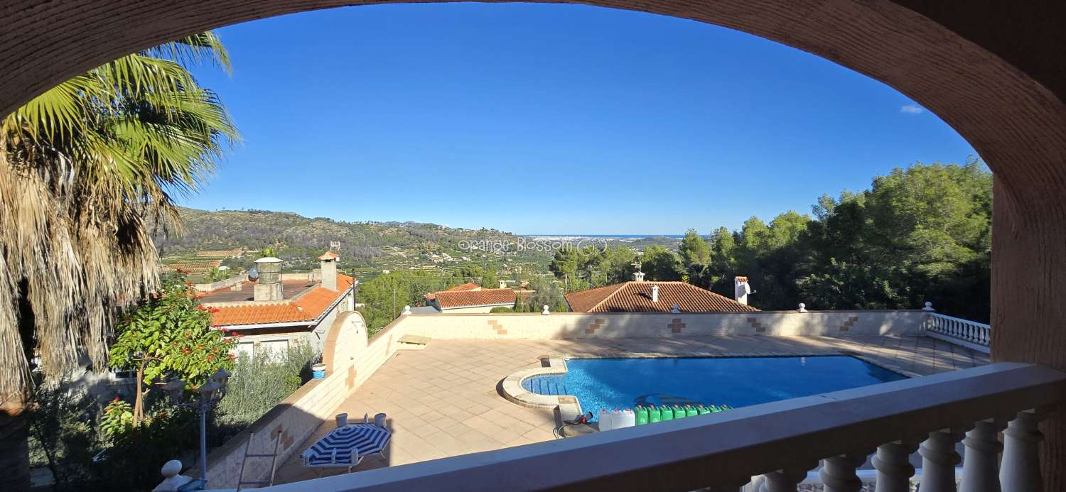 Peace and quiet with fabulous costal views.