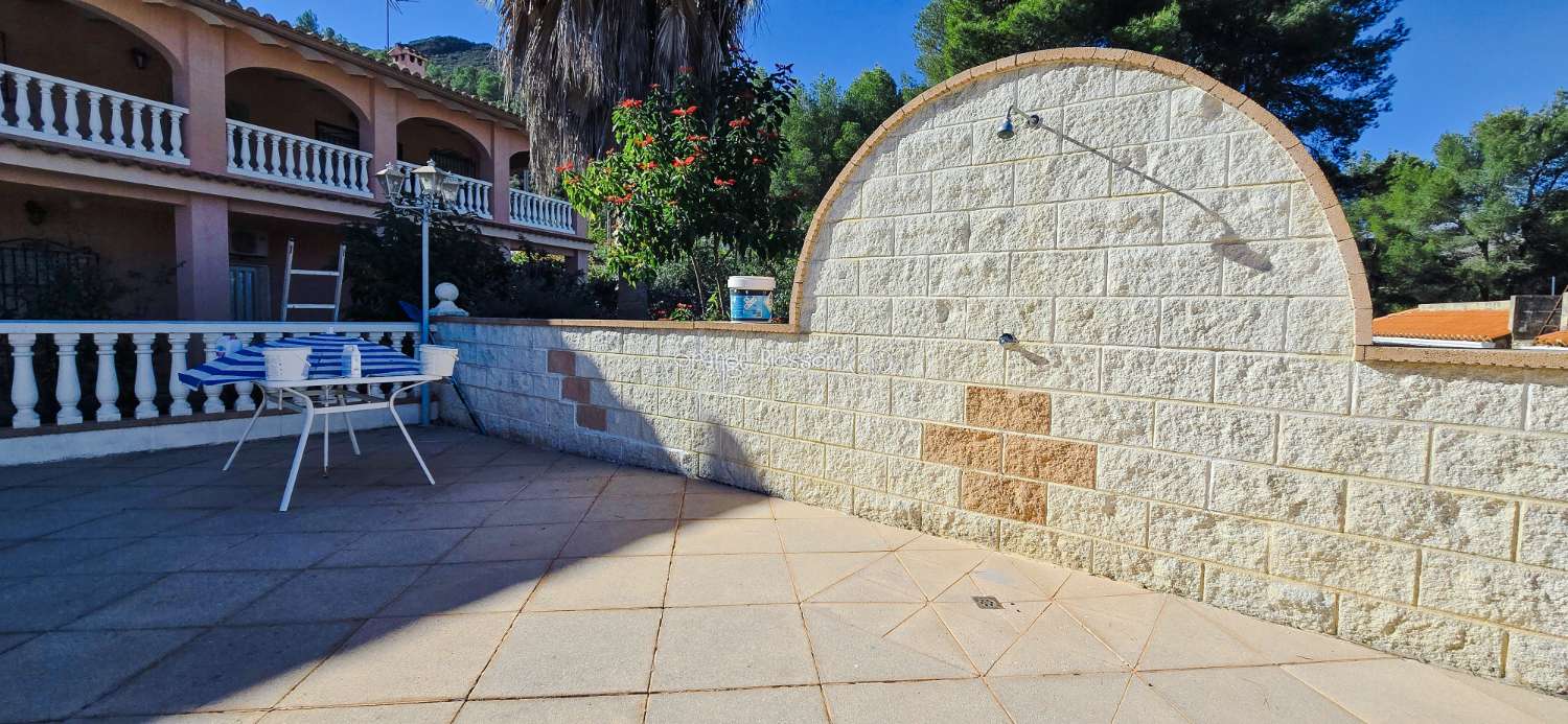 Peace and quiet with fabulous costal views.