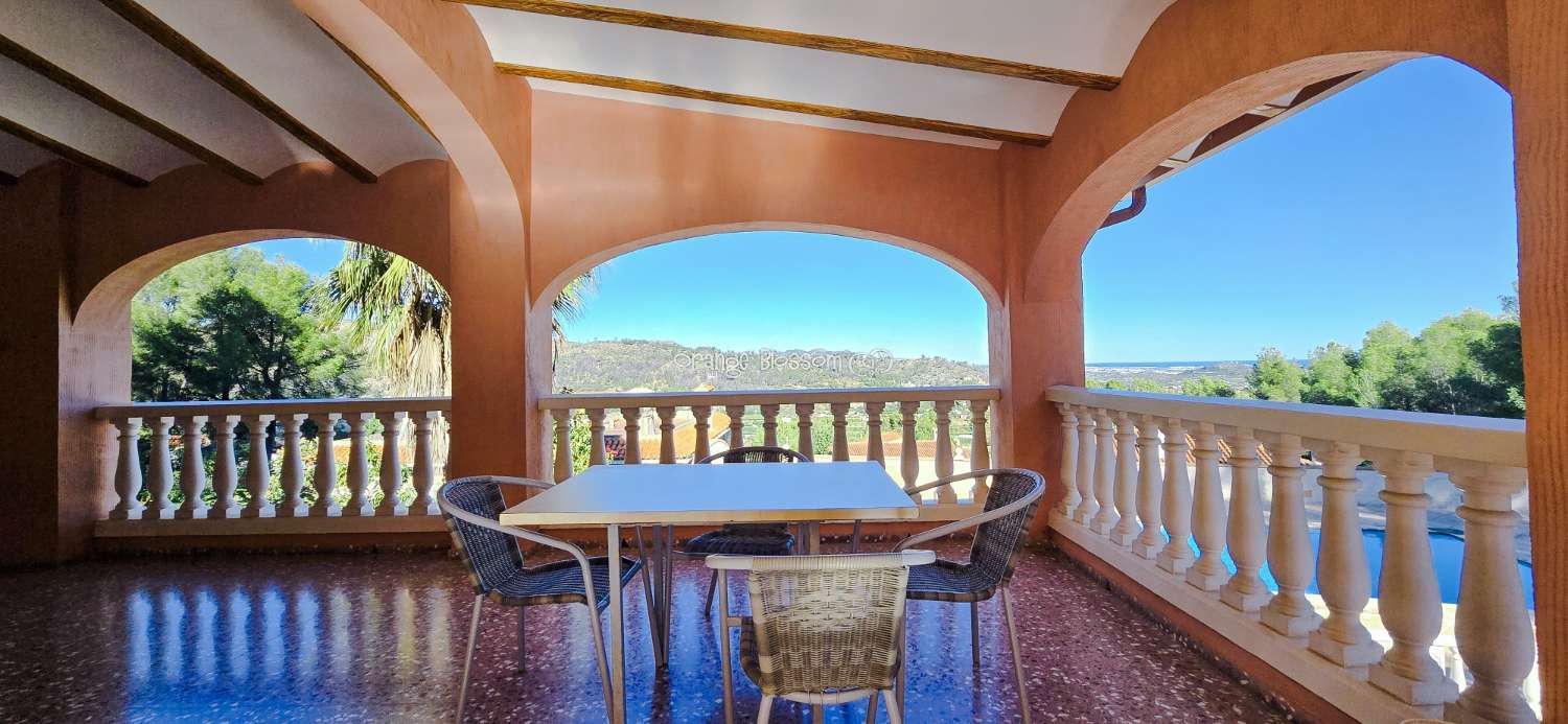 Peace and quiet with fabulous costal views.