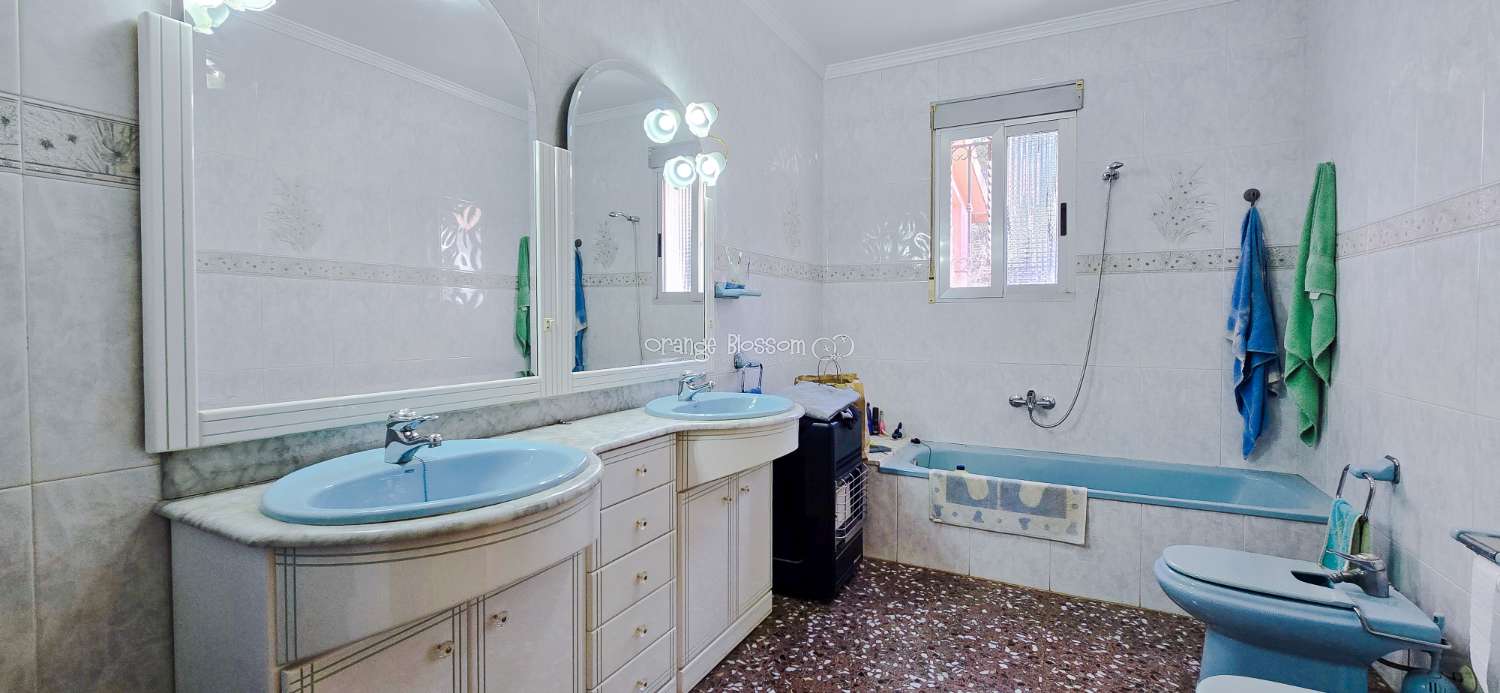 Peace and quiet with fabulous costal views.