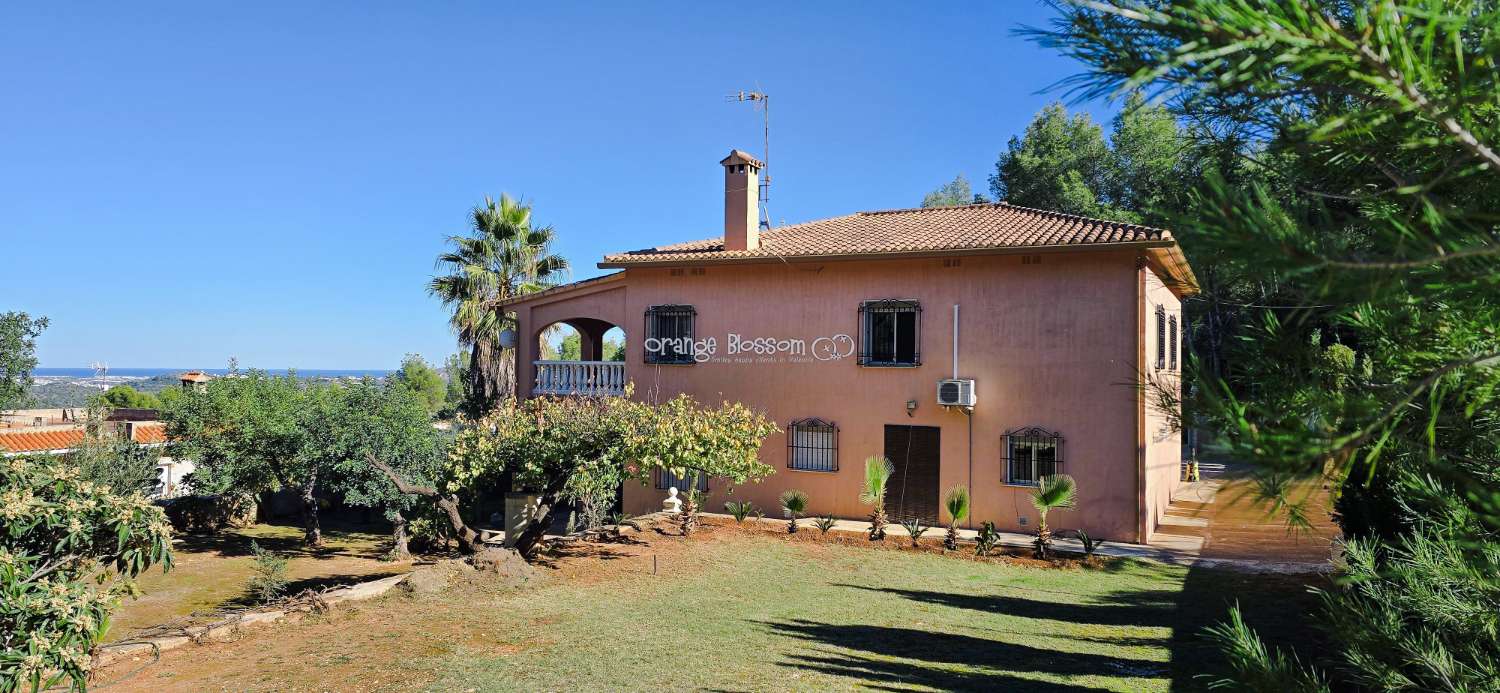 Peace and quiet with fabulous costal views.