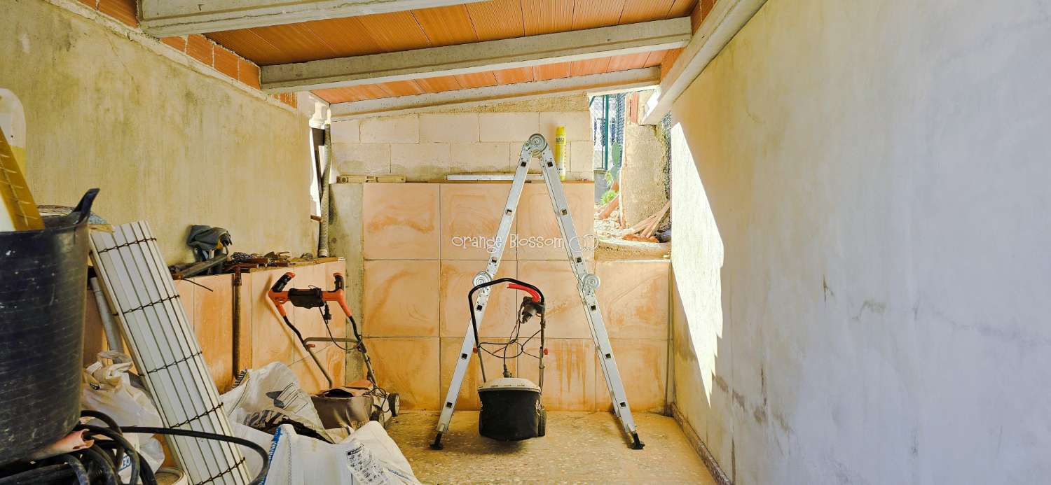 Peace and quiet with fabulous costal views.