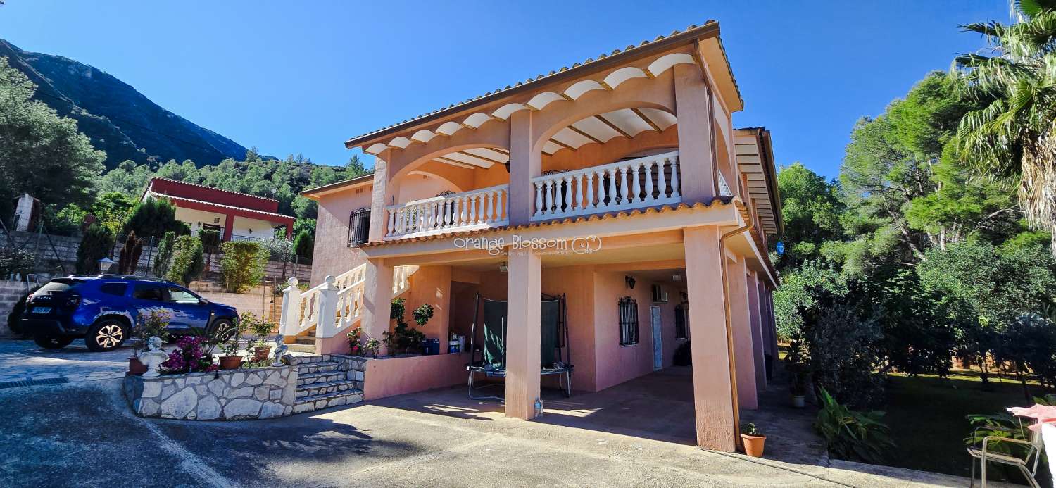 Peace and quiet with fabulous costal views.