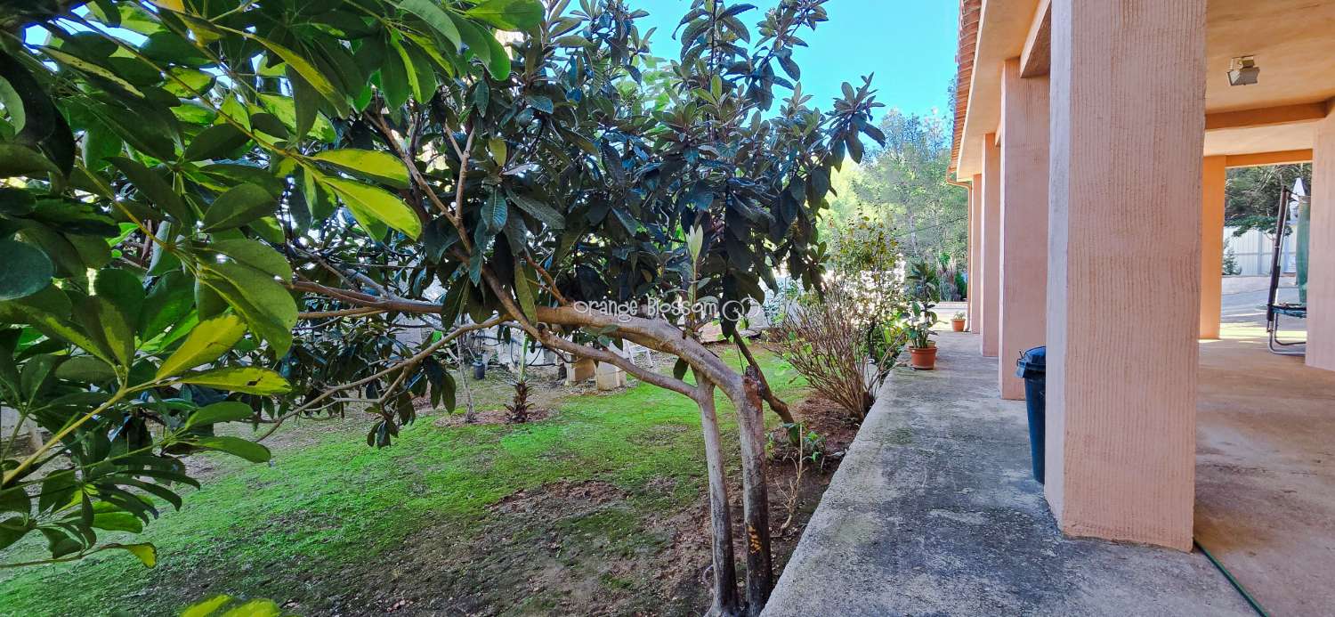 Peace and quiet with fabulous costal views.