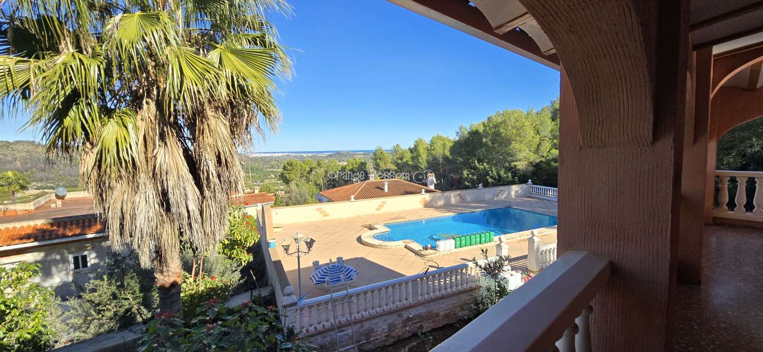 Peace and quiet with fabulous costal views.