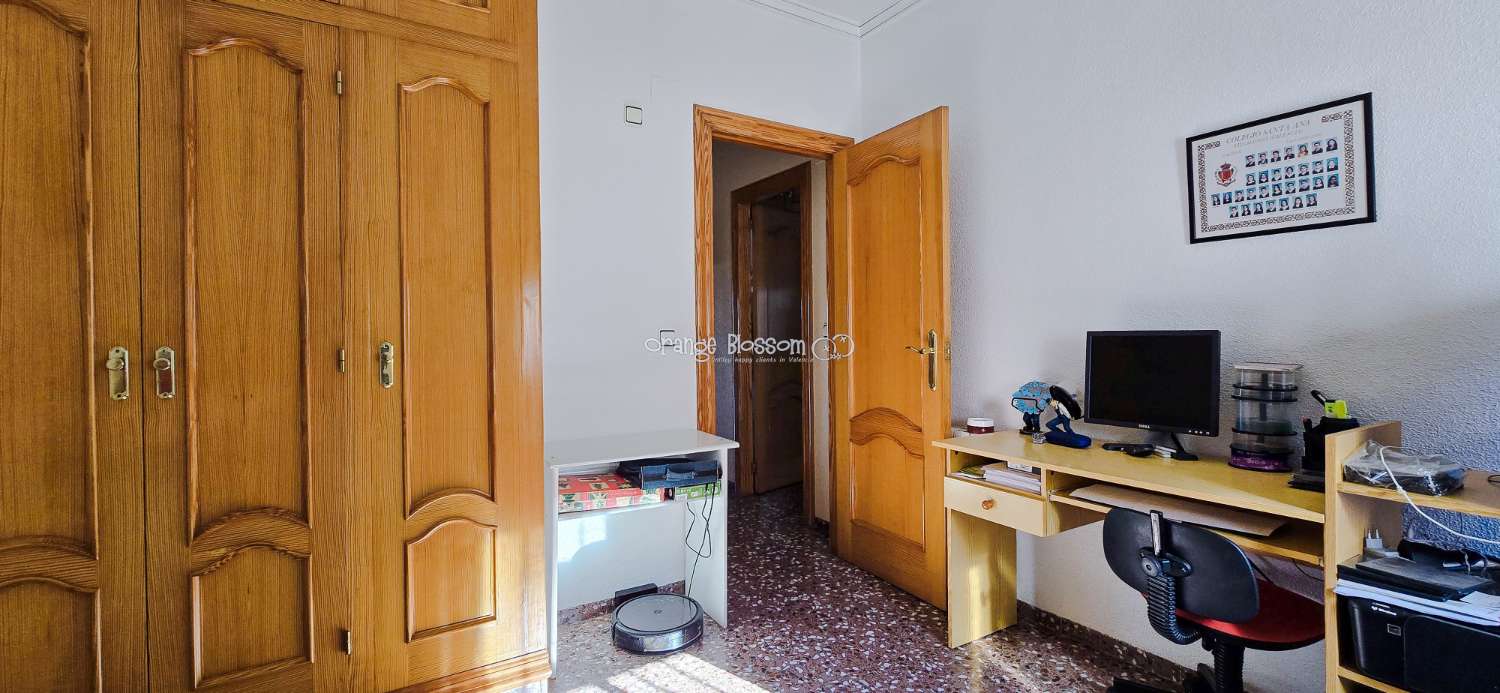 Peace and quiet with fabulous costal views.