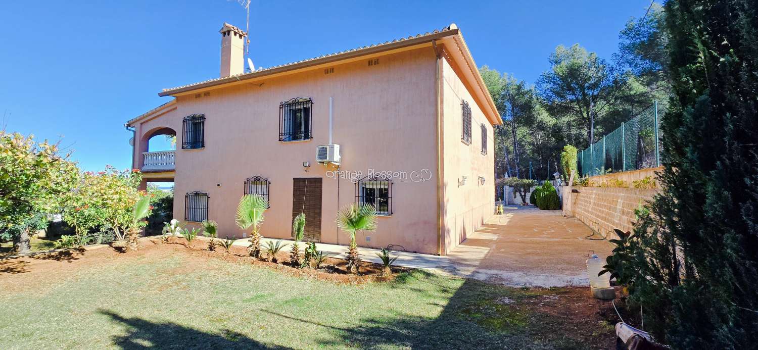 Peace and quiet with fabulous costal views.