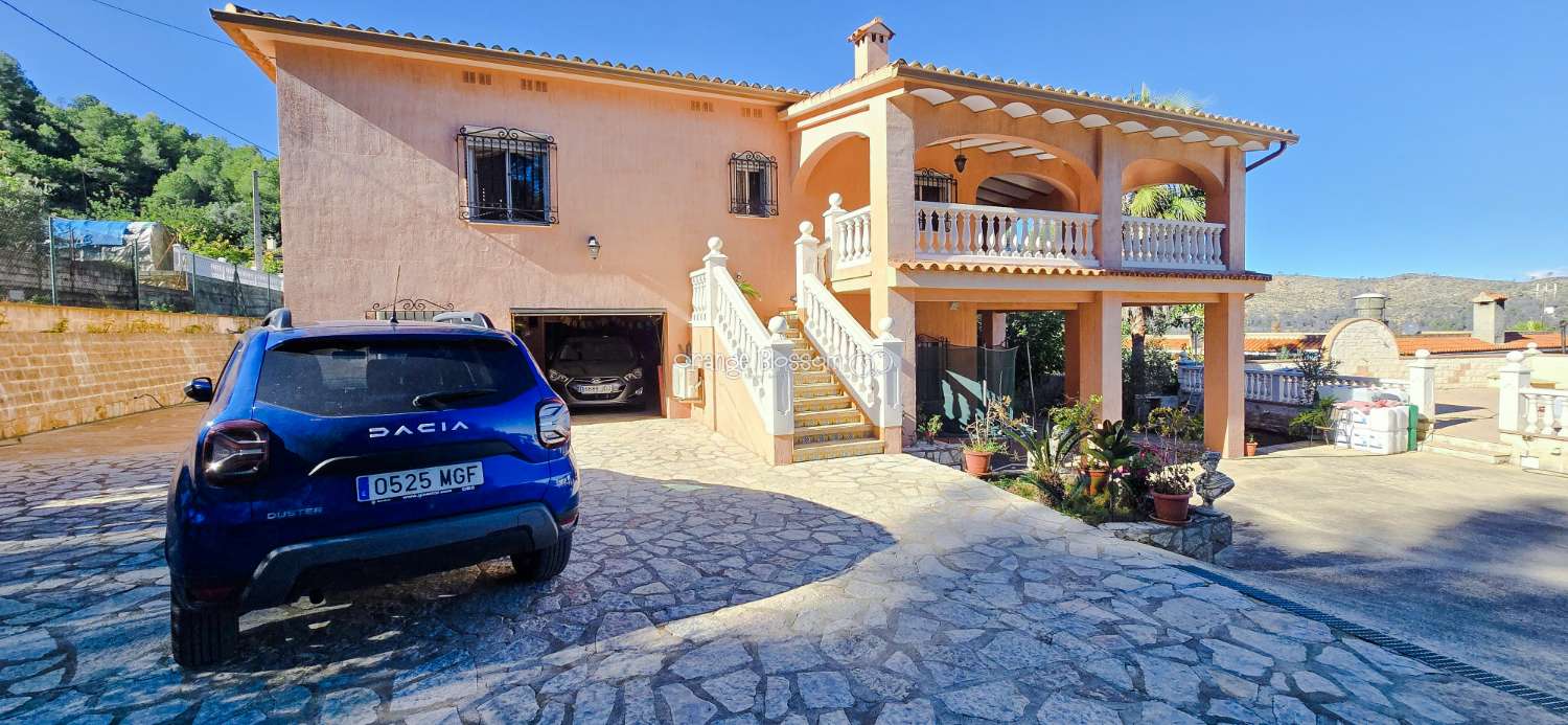 Peace and quiet with fabulous costal views.