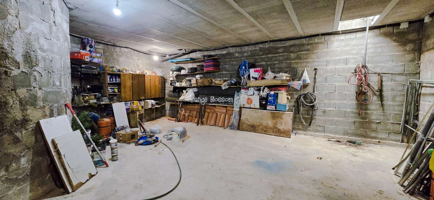 Peace and quiet with fabulous costal views.