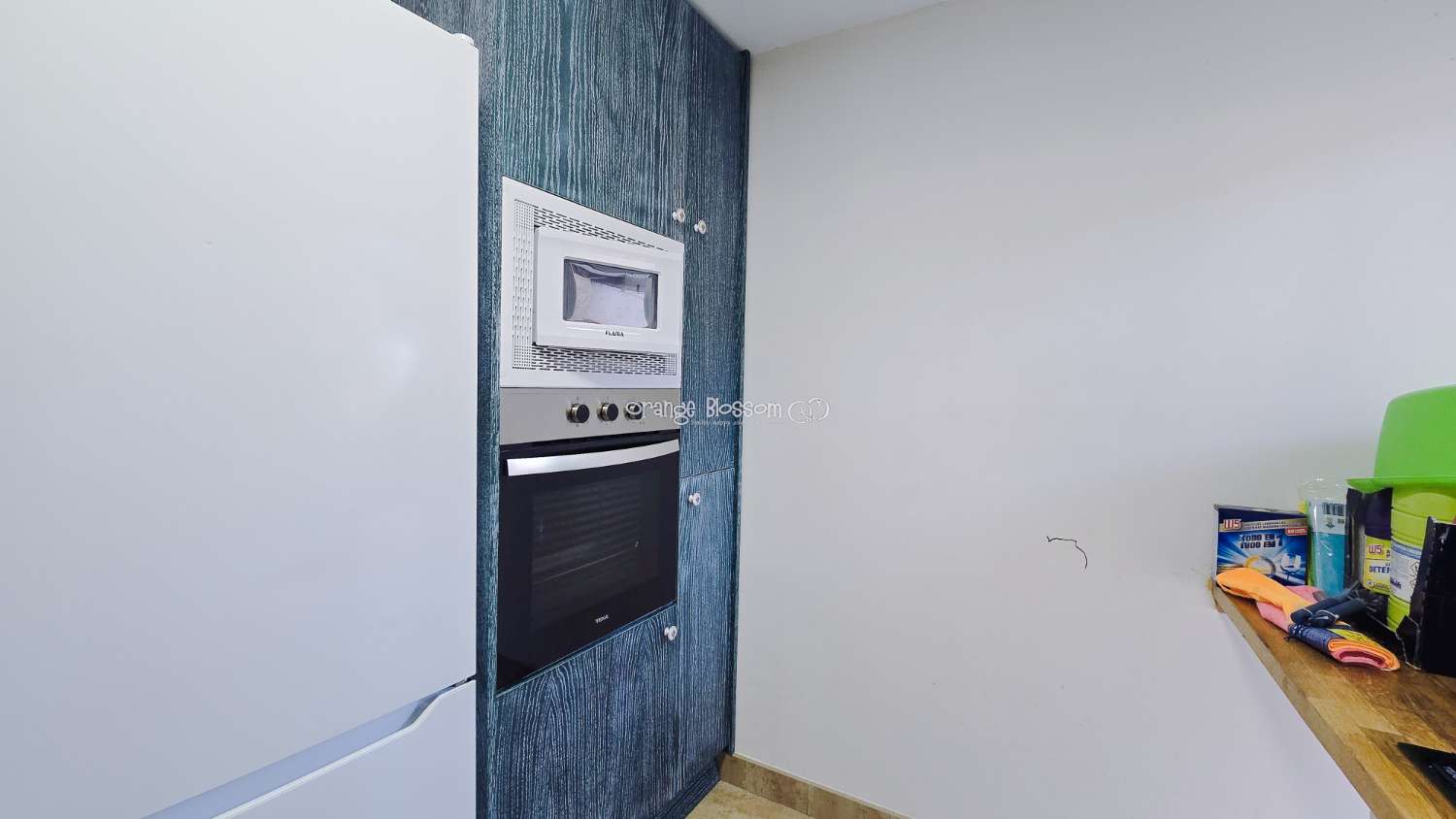 Ideally positioned, the apartment enjoys wonderful views along Villalonga’s main paseo, offering both a pleasant outlook and a real sense of connection to