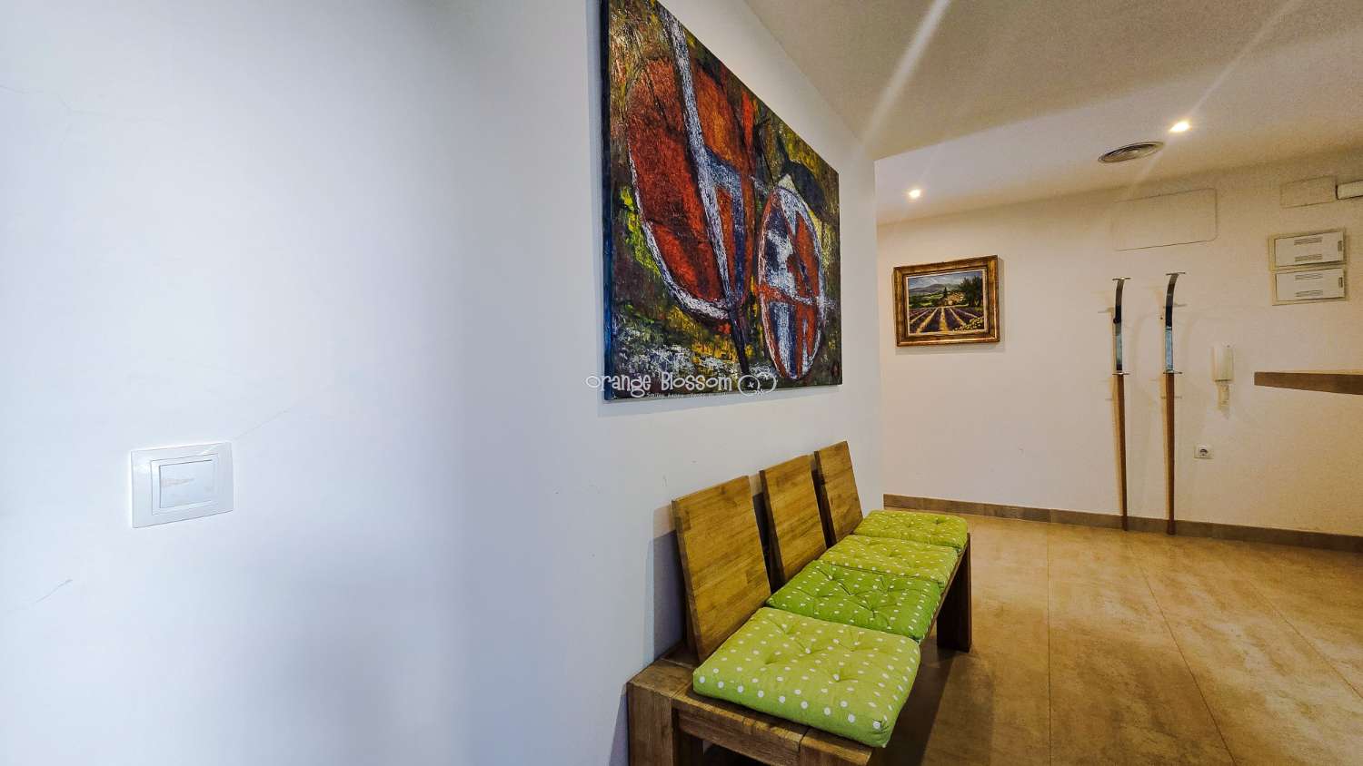 Ideally positioned, the apartment enjoys wonderful views along Villalonga’s main paseo, offering both a pleasant outlook and a real sense of connection to