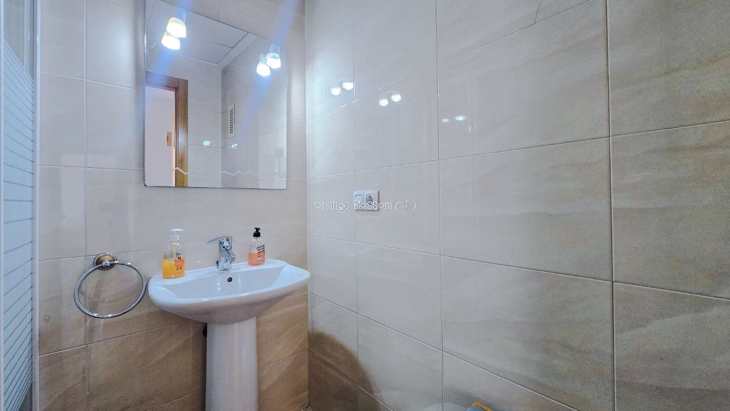 Ideally positioned, the apartment enjoys wonderful views along Villalonga’s main paseo, offering both a pleasant outlook and a real sense of connection to