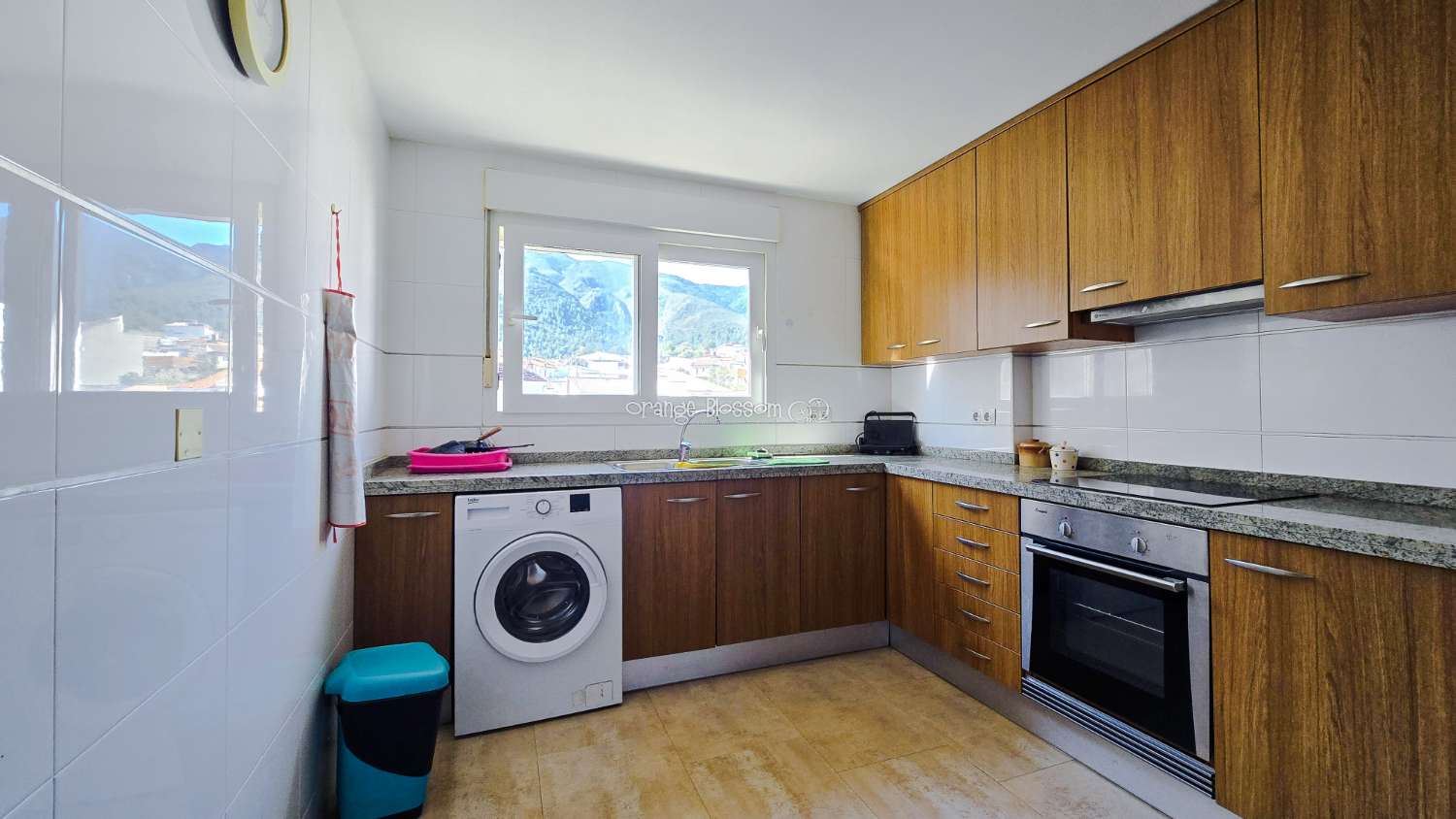 Ideally positioned, the apartment enjoys wonderful views along Villalonga’s main paseo, offering both a pleasant outlook and a real sense of connection to