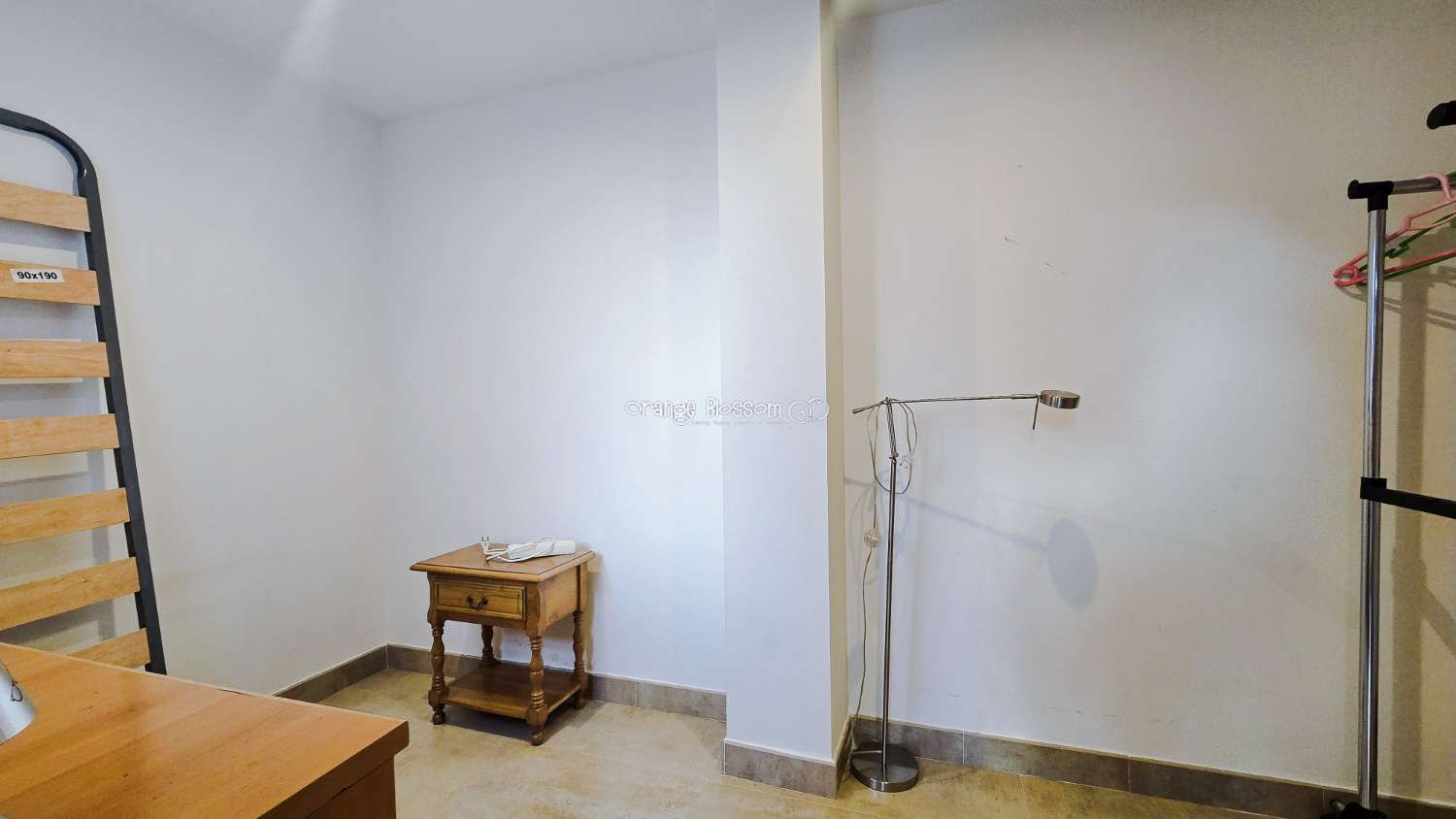 Ideally positioned, the apartment enjoys wonderful views along Villalonga’s main paseo, offering both a pleasant outlook and a real sense of connection to