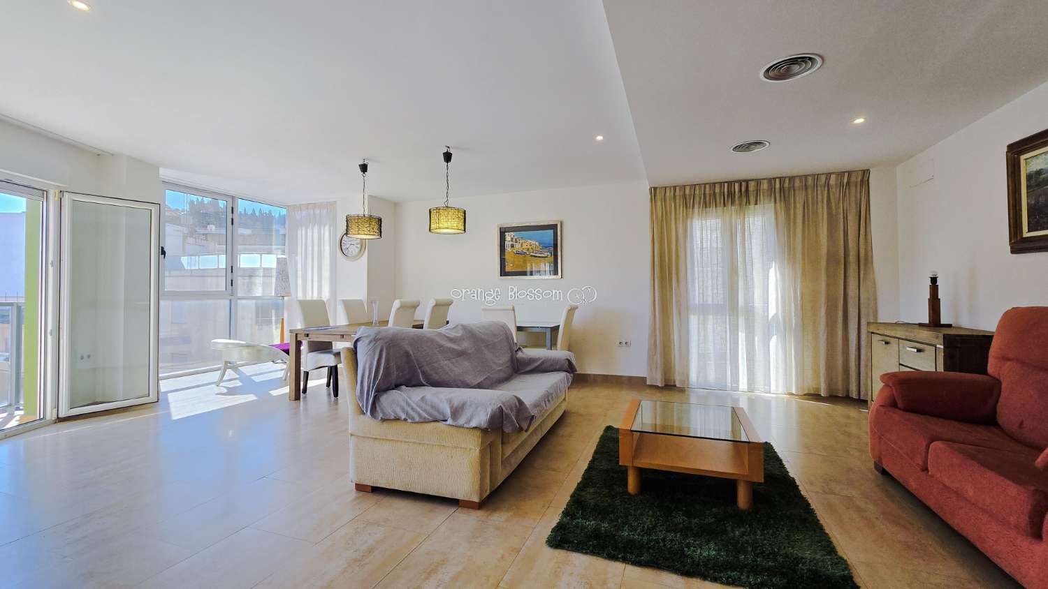 Ideally positioned, the apartment enjoys wonderful views along Villalonga’s main paseo, offering both a pleasant outlook and a real sense of connection to