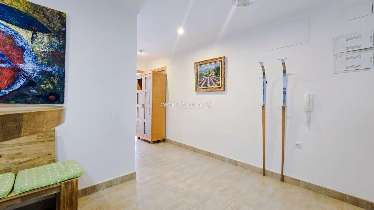 Ideally positioned, the apartment enjoys wonderful views along Villalonga’s main paseo, offering both a pleasant outlook and a real sense of connection to