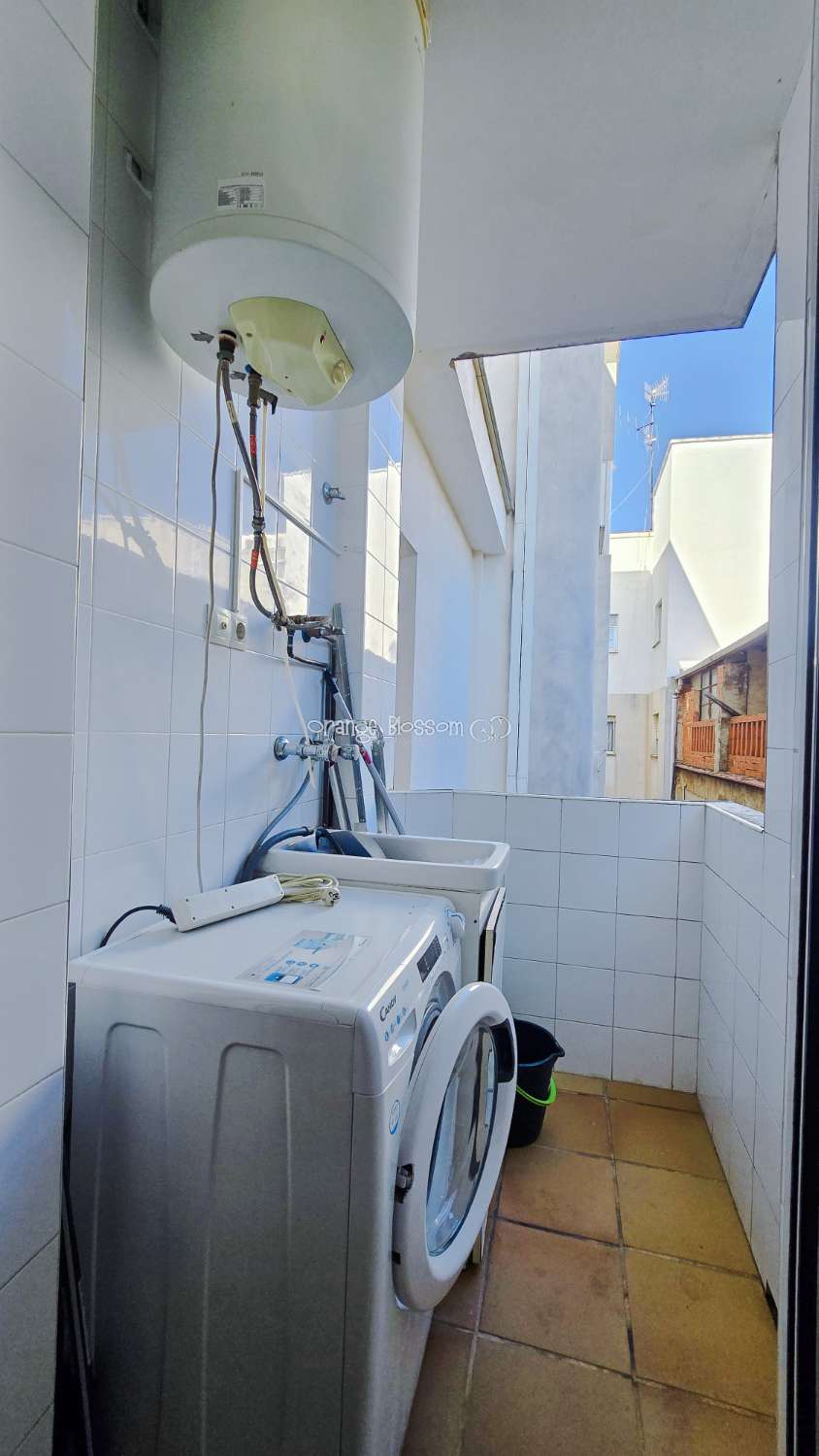 Ideally positioned, the apartment enjoys wonderful views along Villalonga’s main paseo, offering both a pleasant outlook and a real sense of connection to