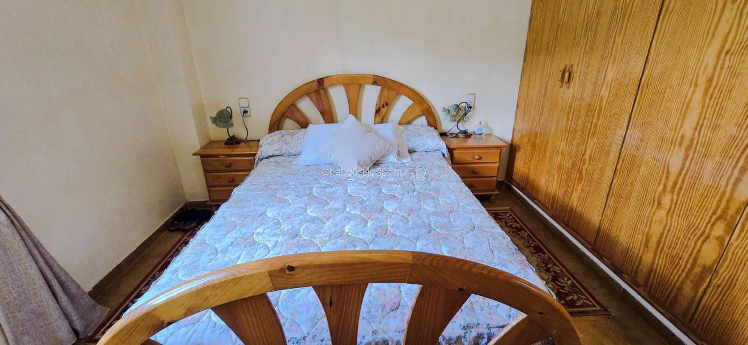 An exceptional opportunity to acquire a truly unique and versatile country residence.