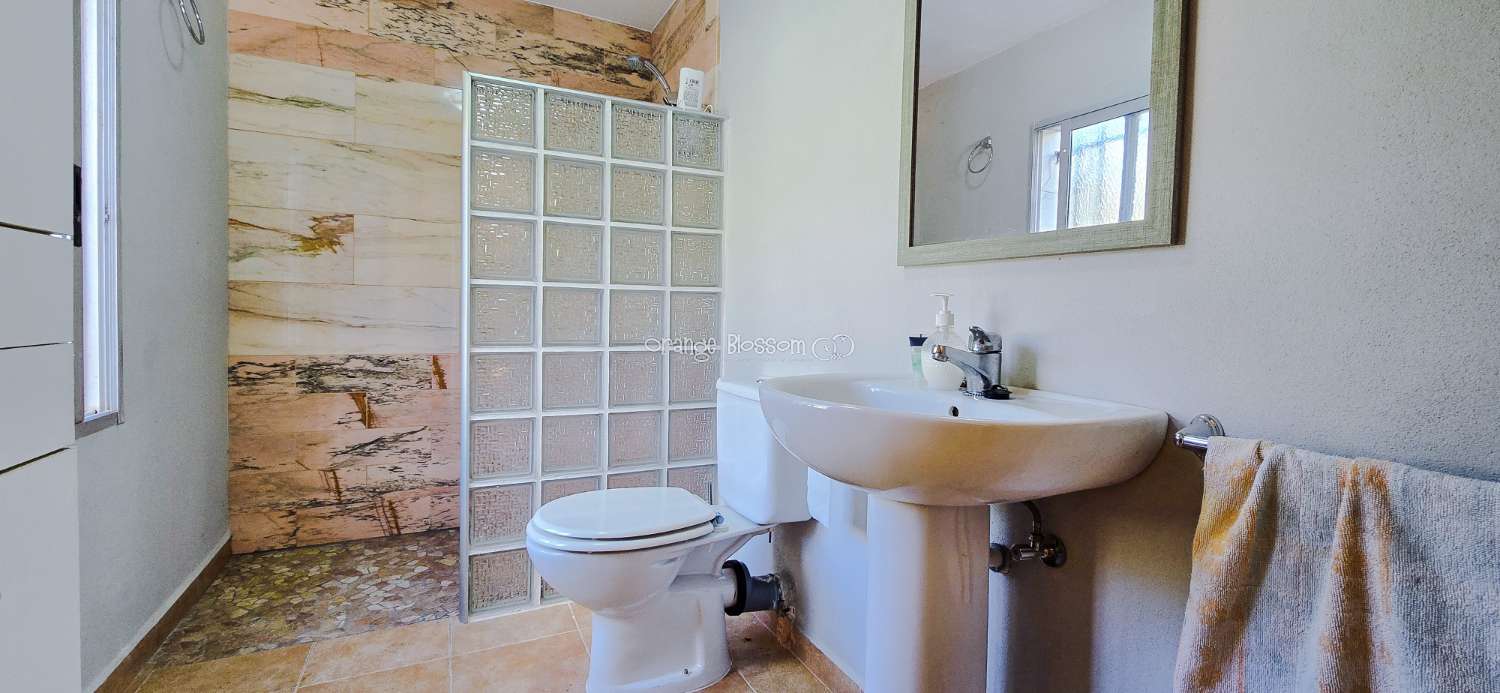 An exceptional opportunity to acquire a truly unique and versatile country residence.