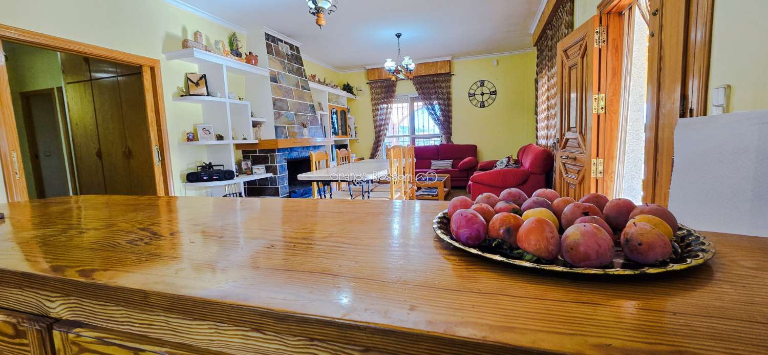 An exceptional opportunity to acquire a truly unique and versatile country residence.