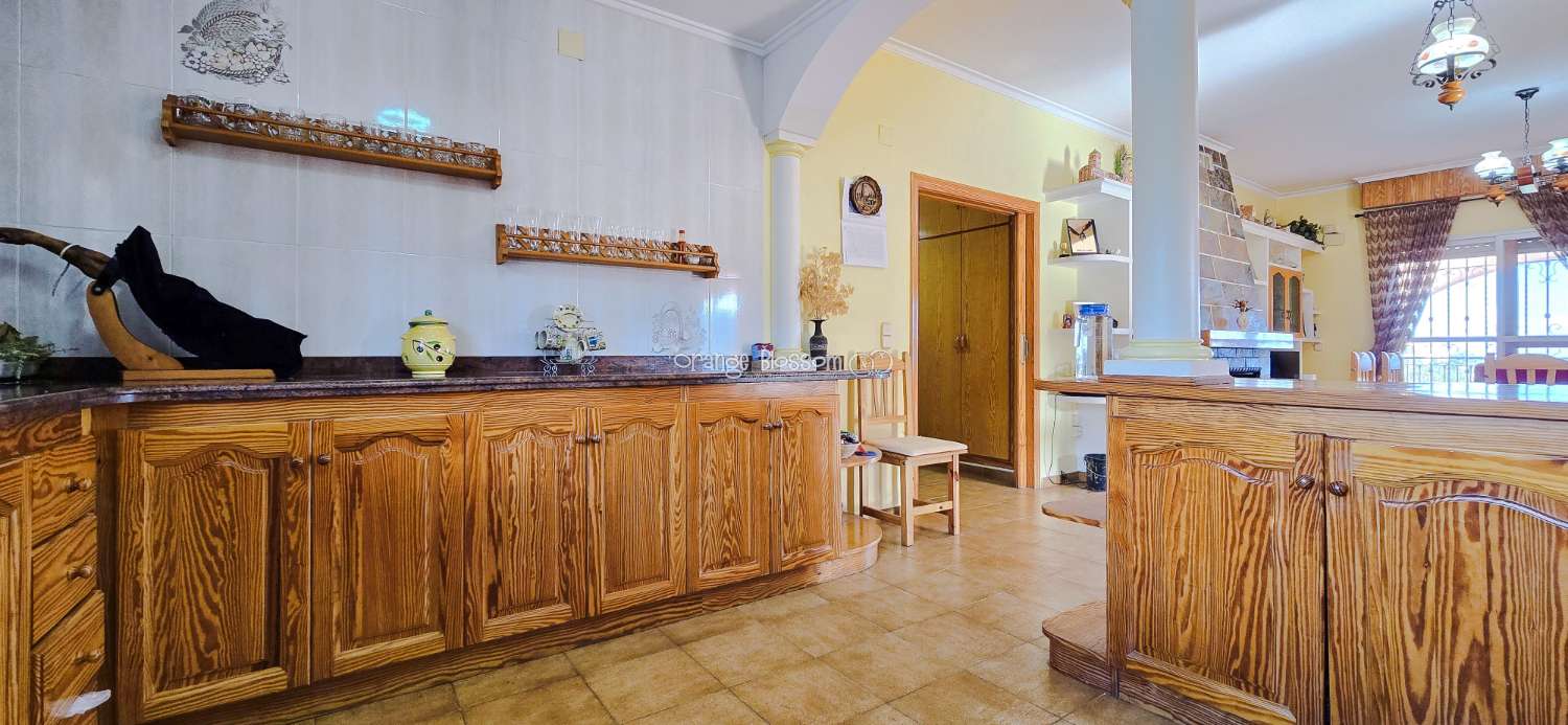 An exceptional opportunity to acquire a truly unique and versatile country residence.