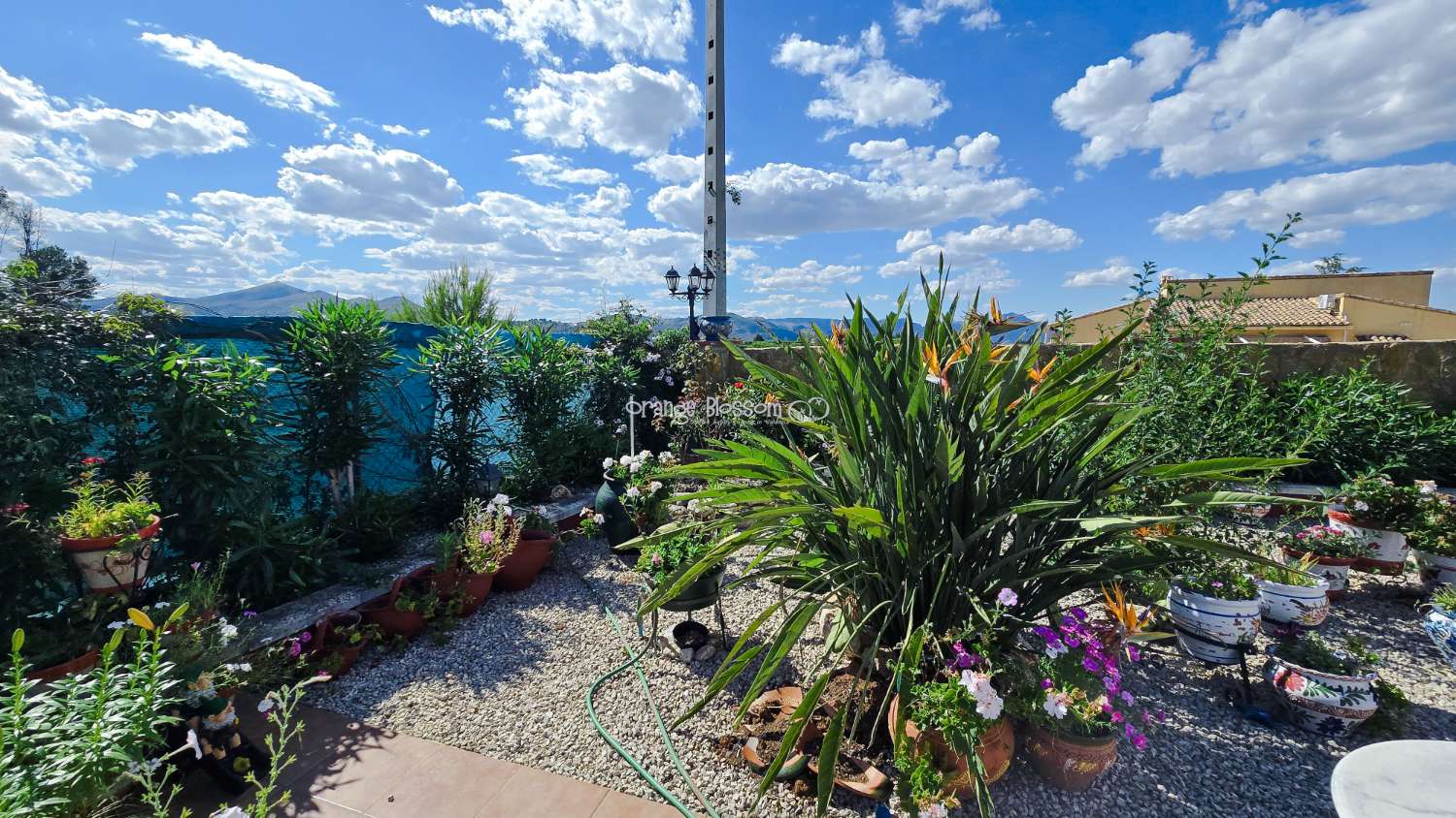 For those with a passion for gardening, the exterior offers enormous potential to create and personalise your own outdoor paradise.