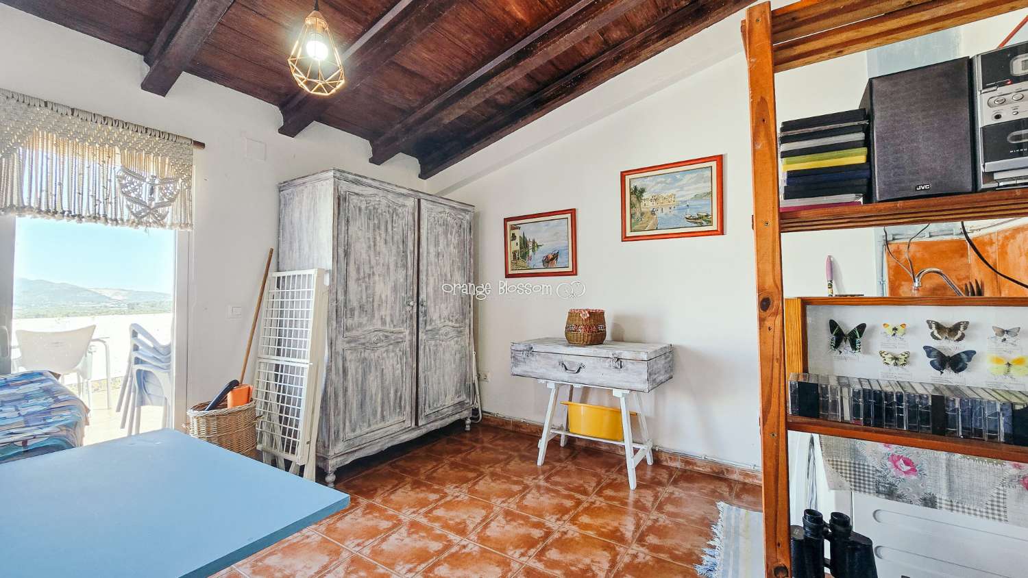 A charming and cosy village house ready to move into.