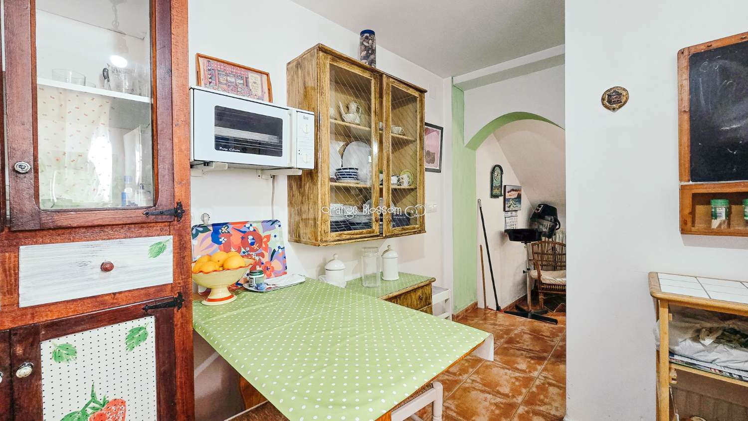 A charming and cosy village house ready to move into.