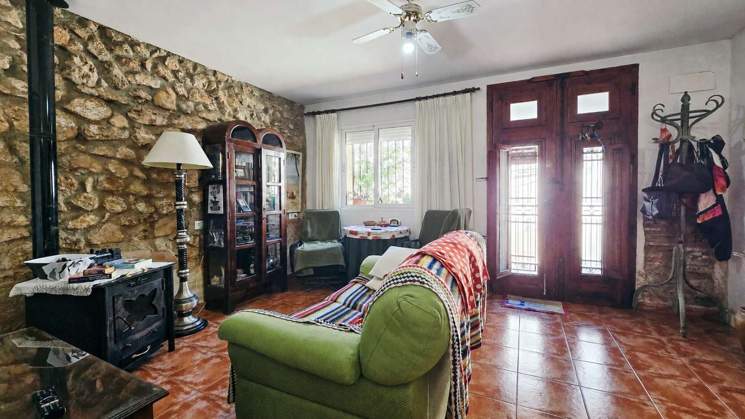 A charming and cosy village house ready to move into.