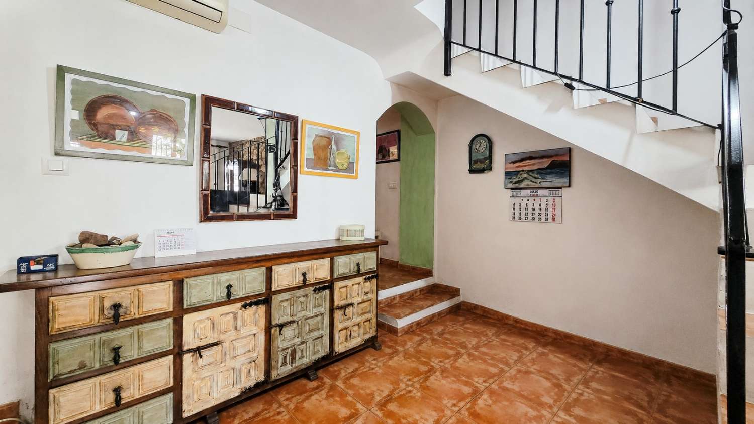 A charming and cosy village house ready to move into.