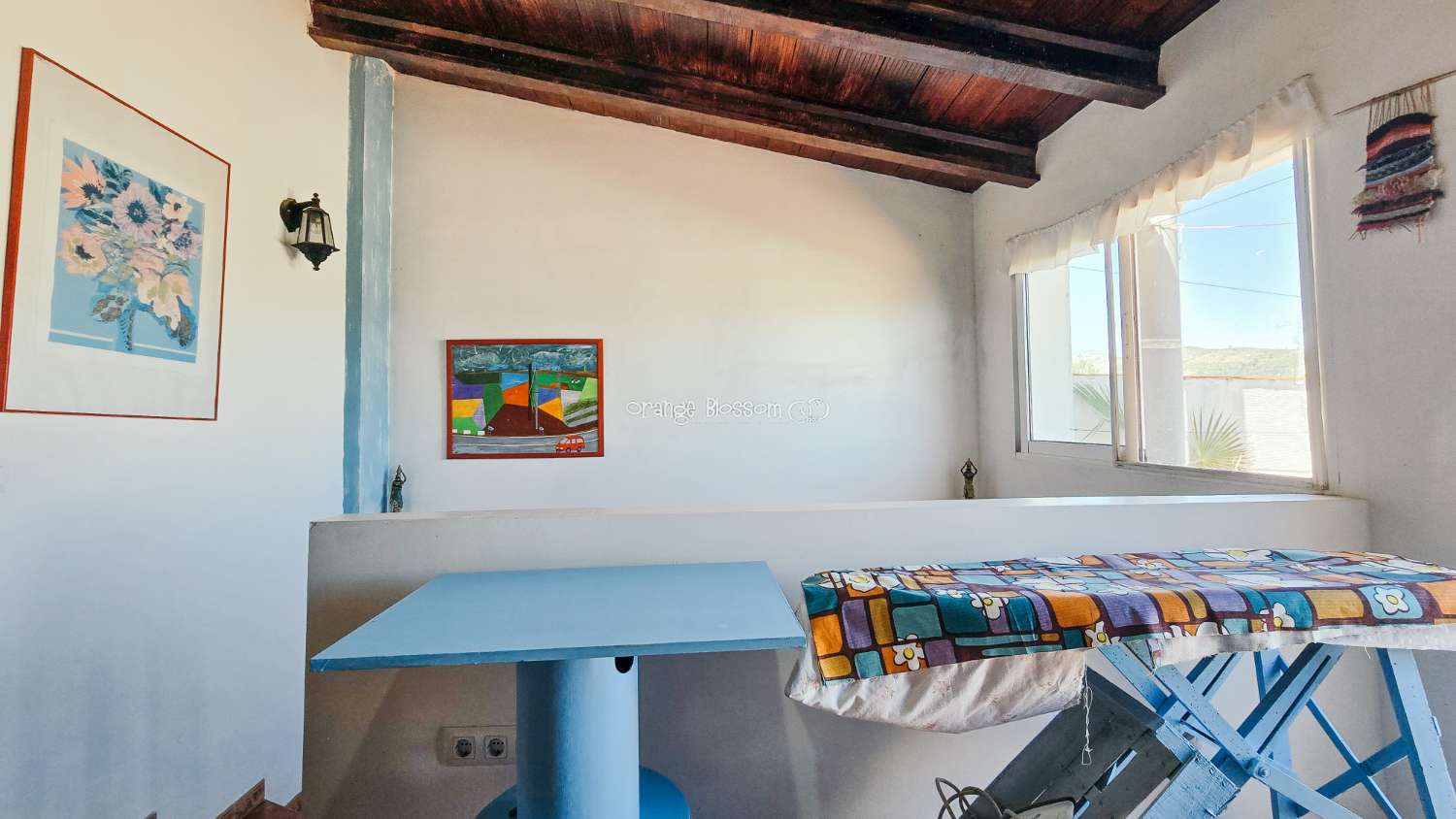 A charming and cosy village house ready to move into.