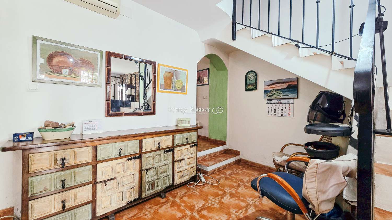 A charming and cosy village house ready to move into.