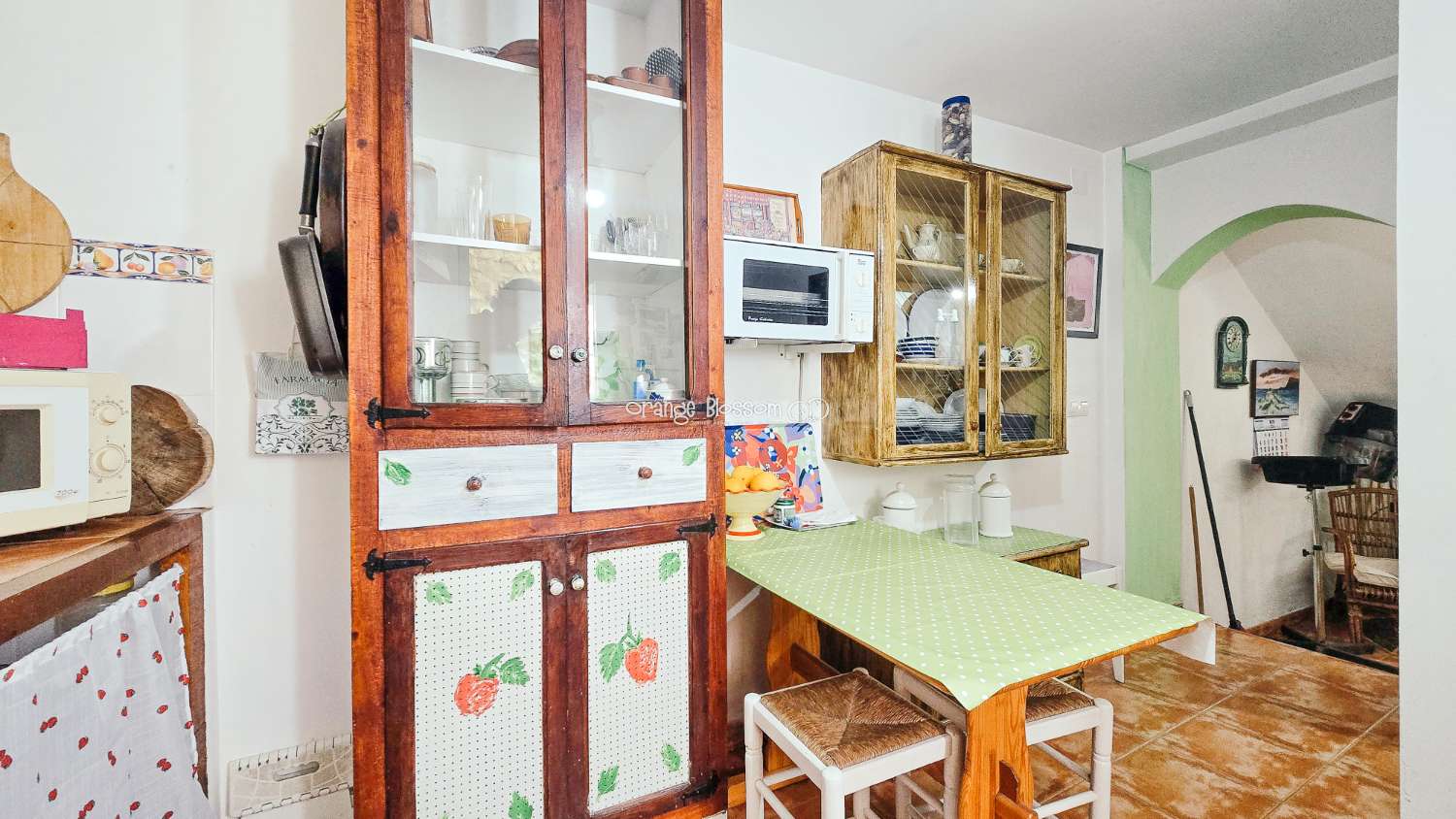 A charming and cosy village house ready to move into.