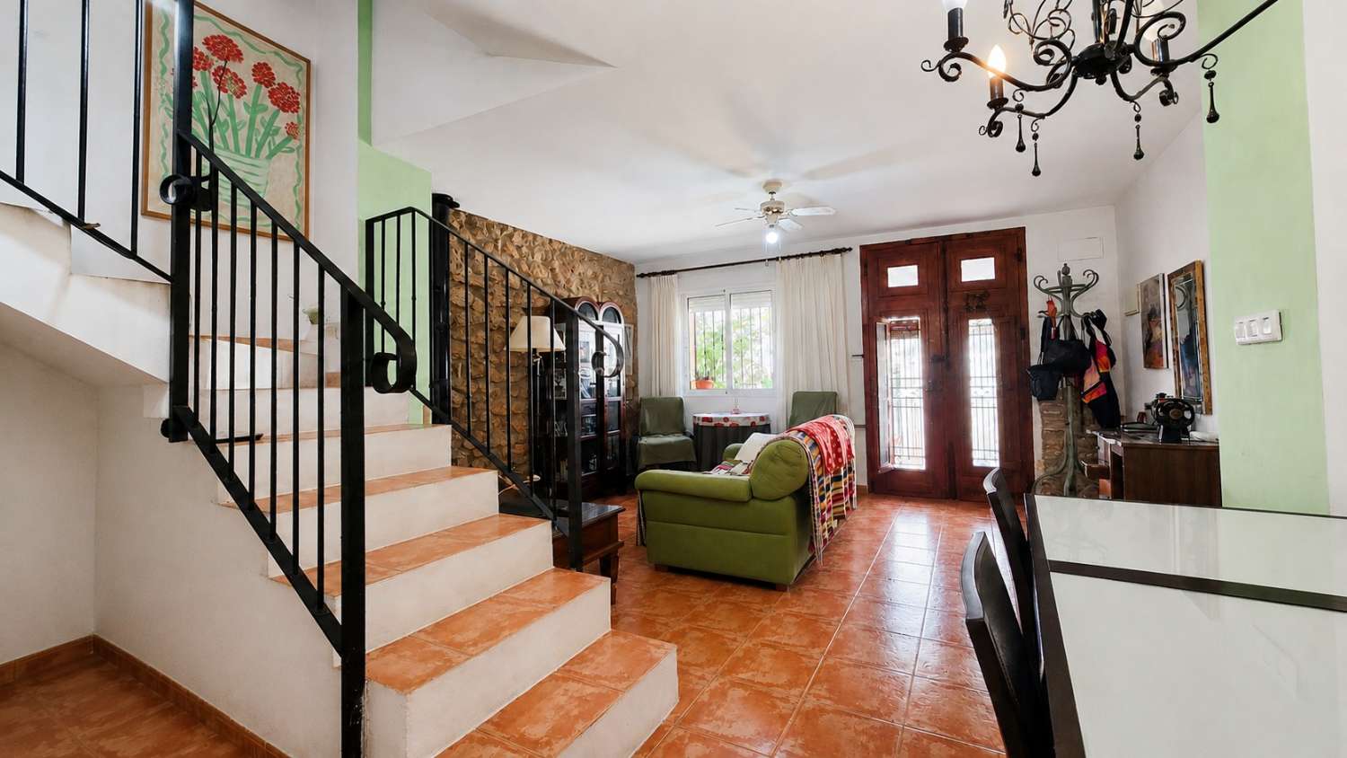 A charming and cosy village house ready to move into.