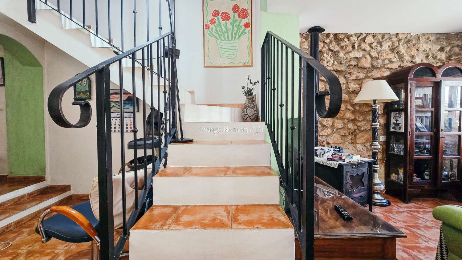 A charming and cosy village house ready to move into.