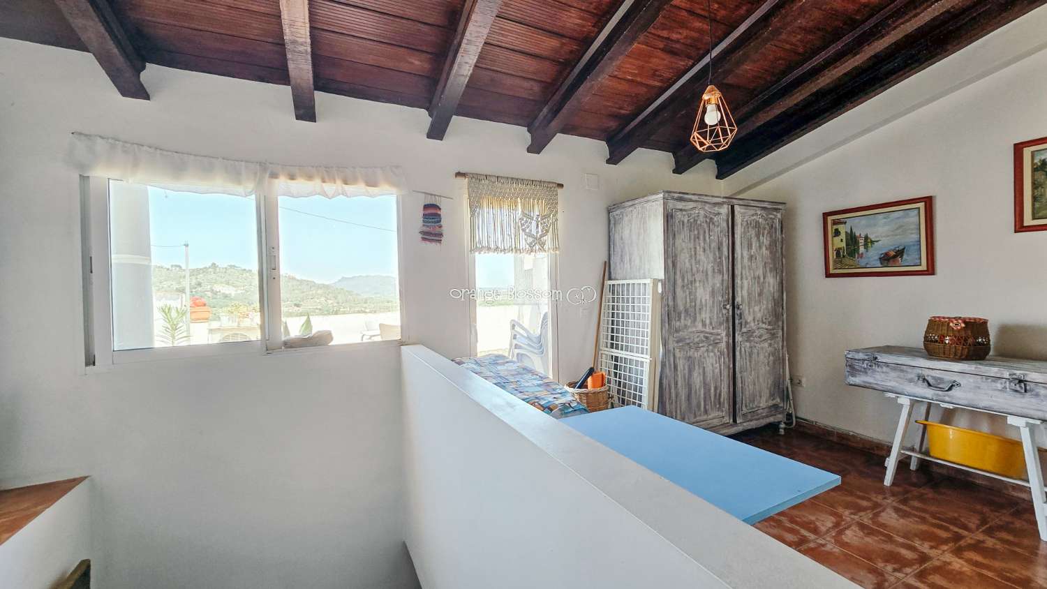 A charming and cosy village house ready to move into.