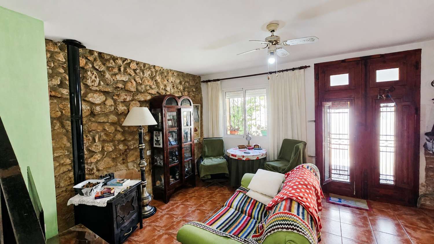 A charming and cosy village house ready to move into.