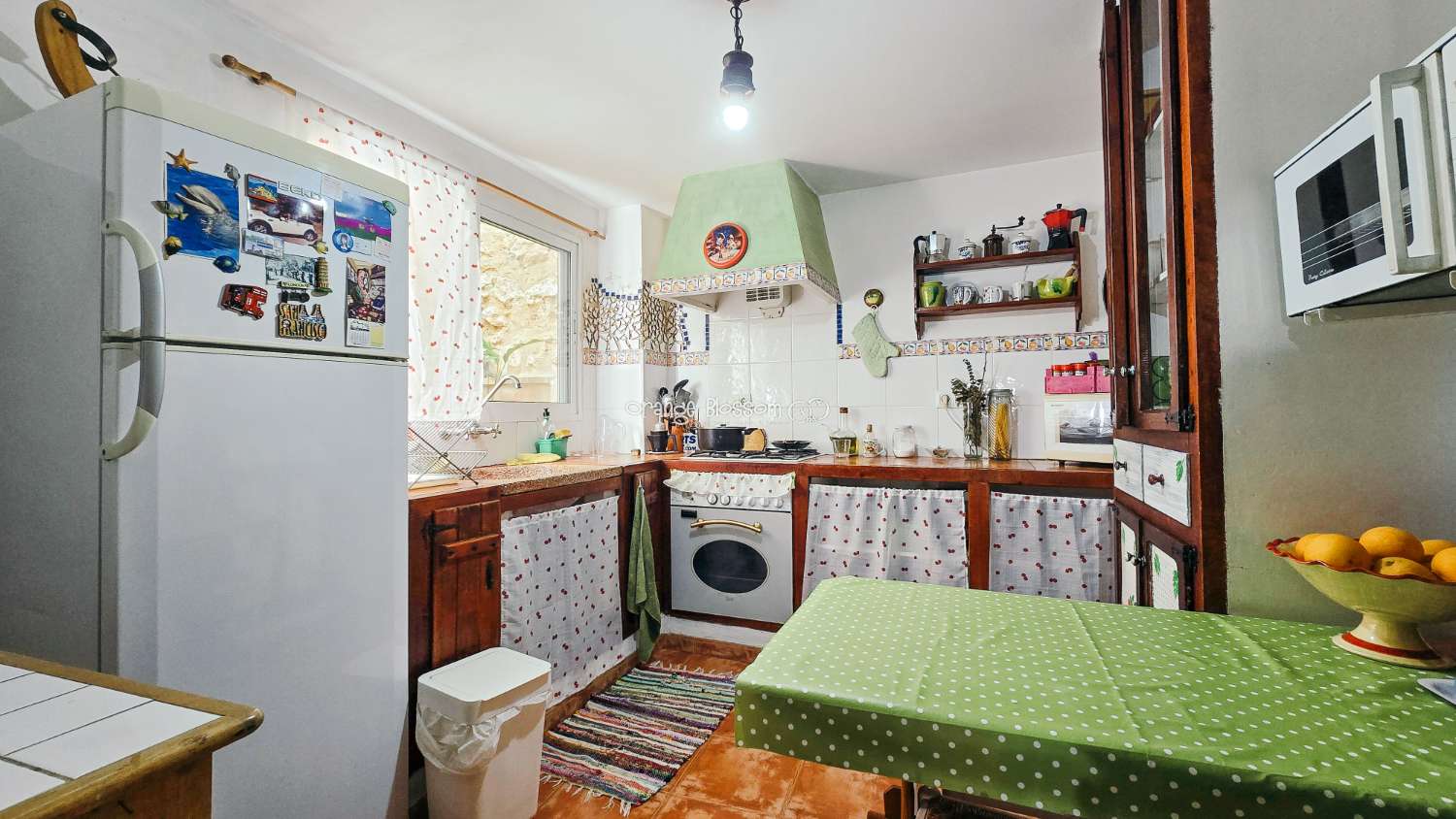 A charming and cosy village house ready to move into.