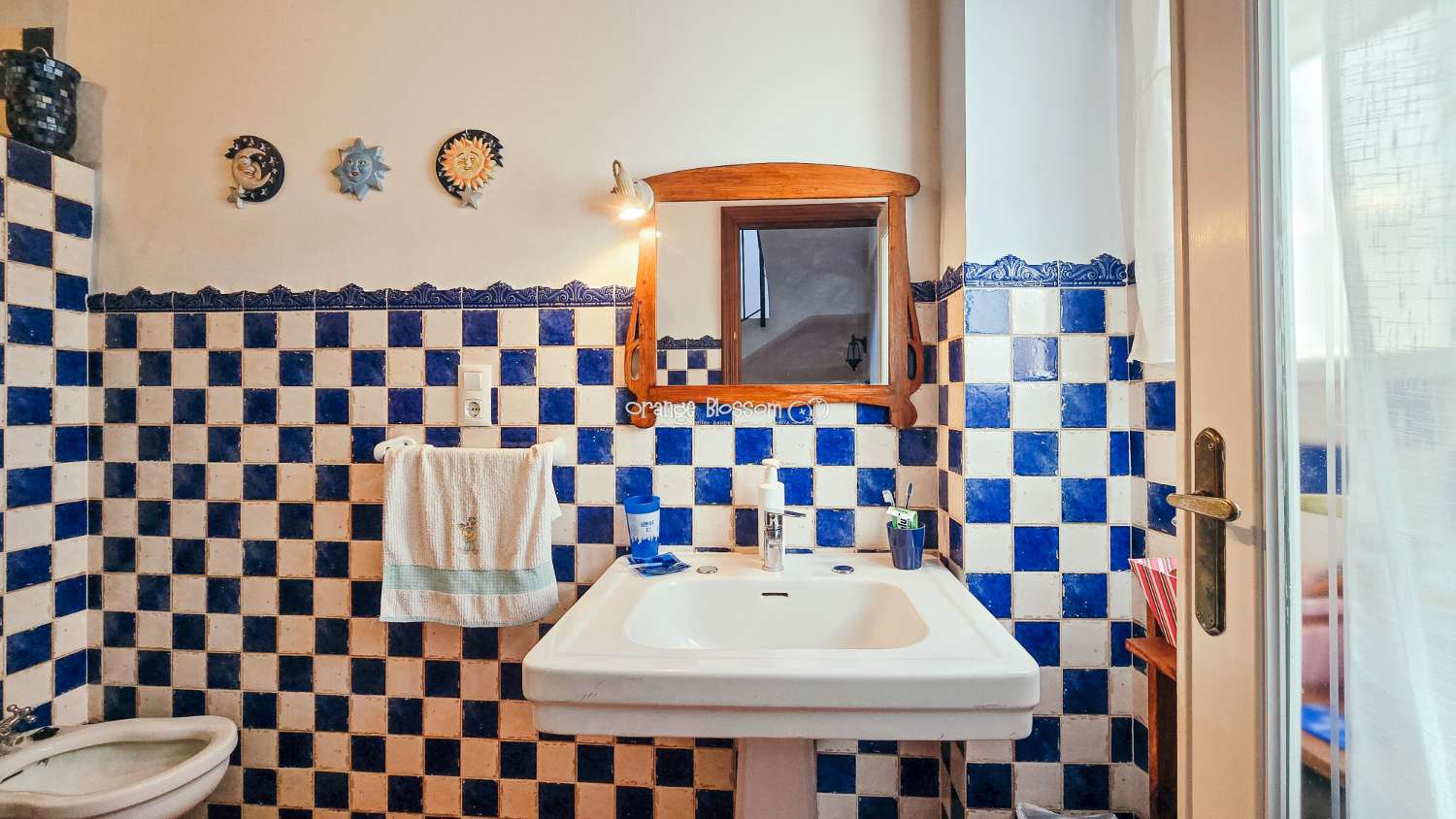 A charming and cosy village house ready to move into.