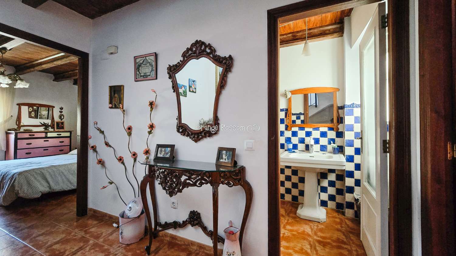 A charming and cosy village house ready to move into.
