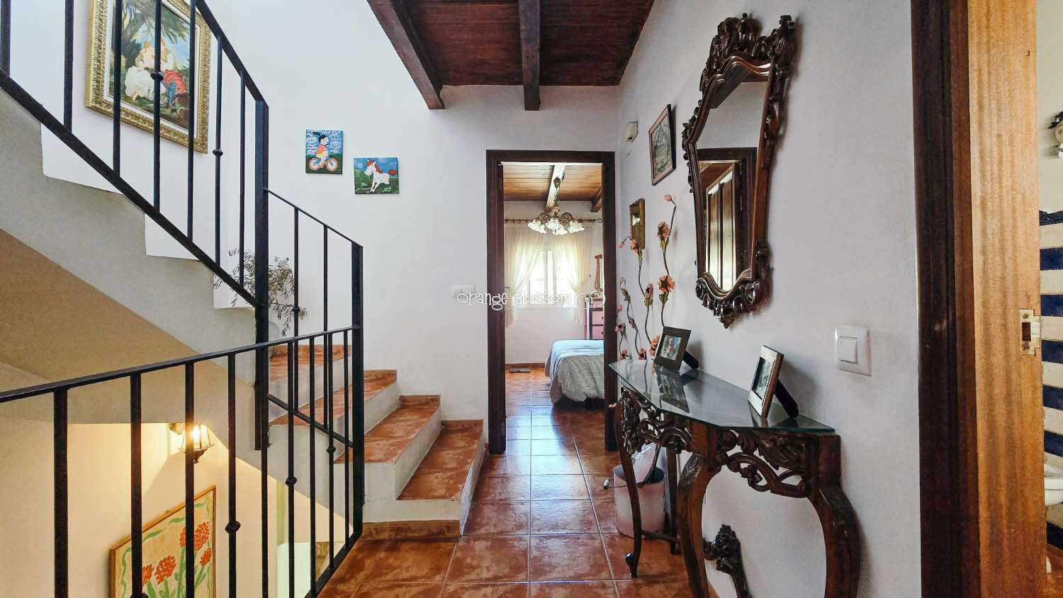 A charming and cosy village house ready to move into.