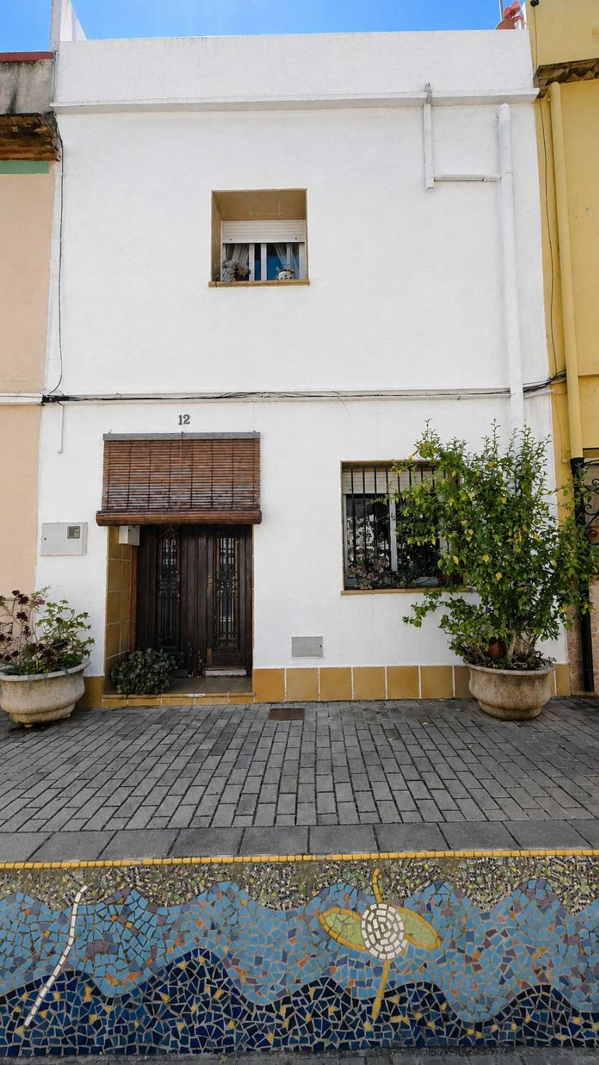 A charming and cosy village house ready to move into.