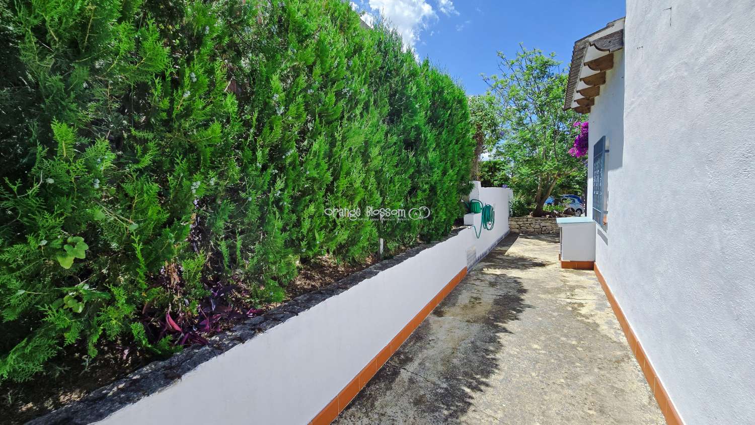 Charming Country Villa with Beautiful Gardens, Swimming Pool and Stunning Valley Views