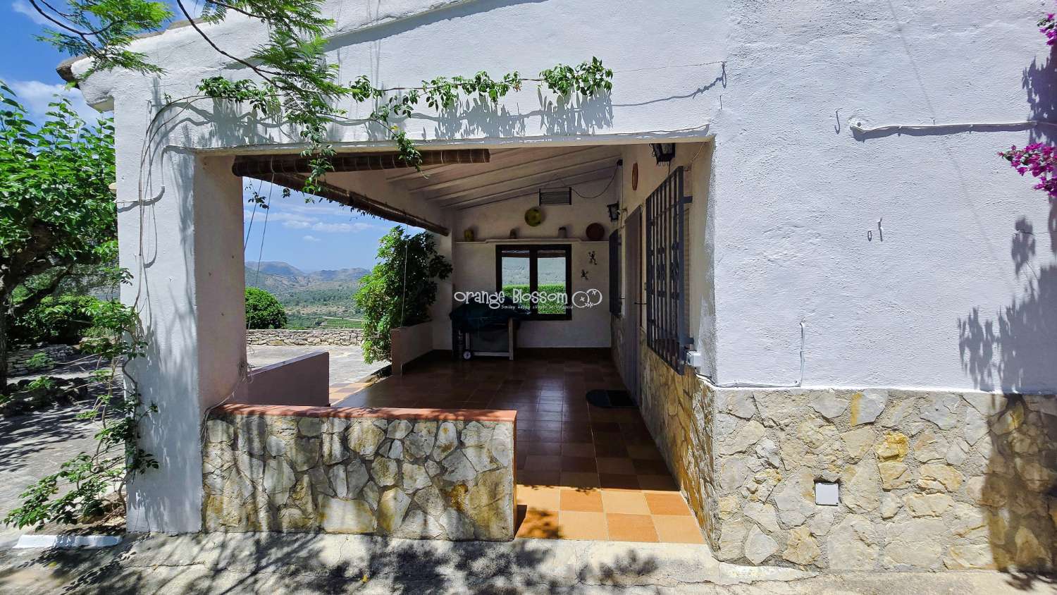 Charming Country Villa with Beautiful Gardens, Swimming Pool and Stunning Valley Views