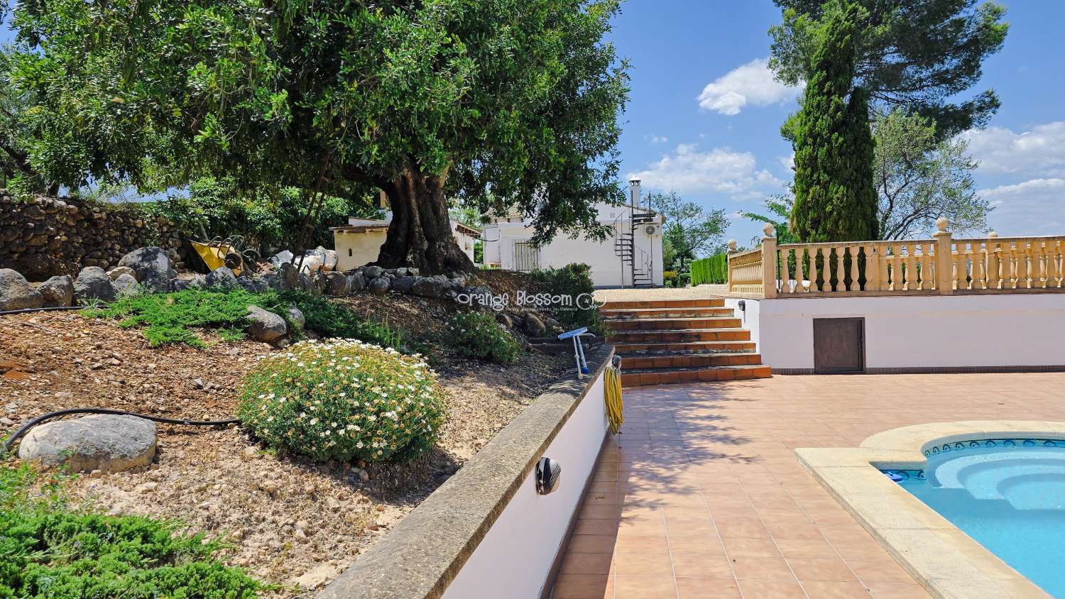 Charming Country Villa with Beautiful Gardens, Swimming Pool and Stunning Valley Views