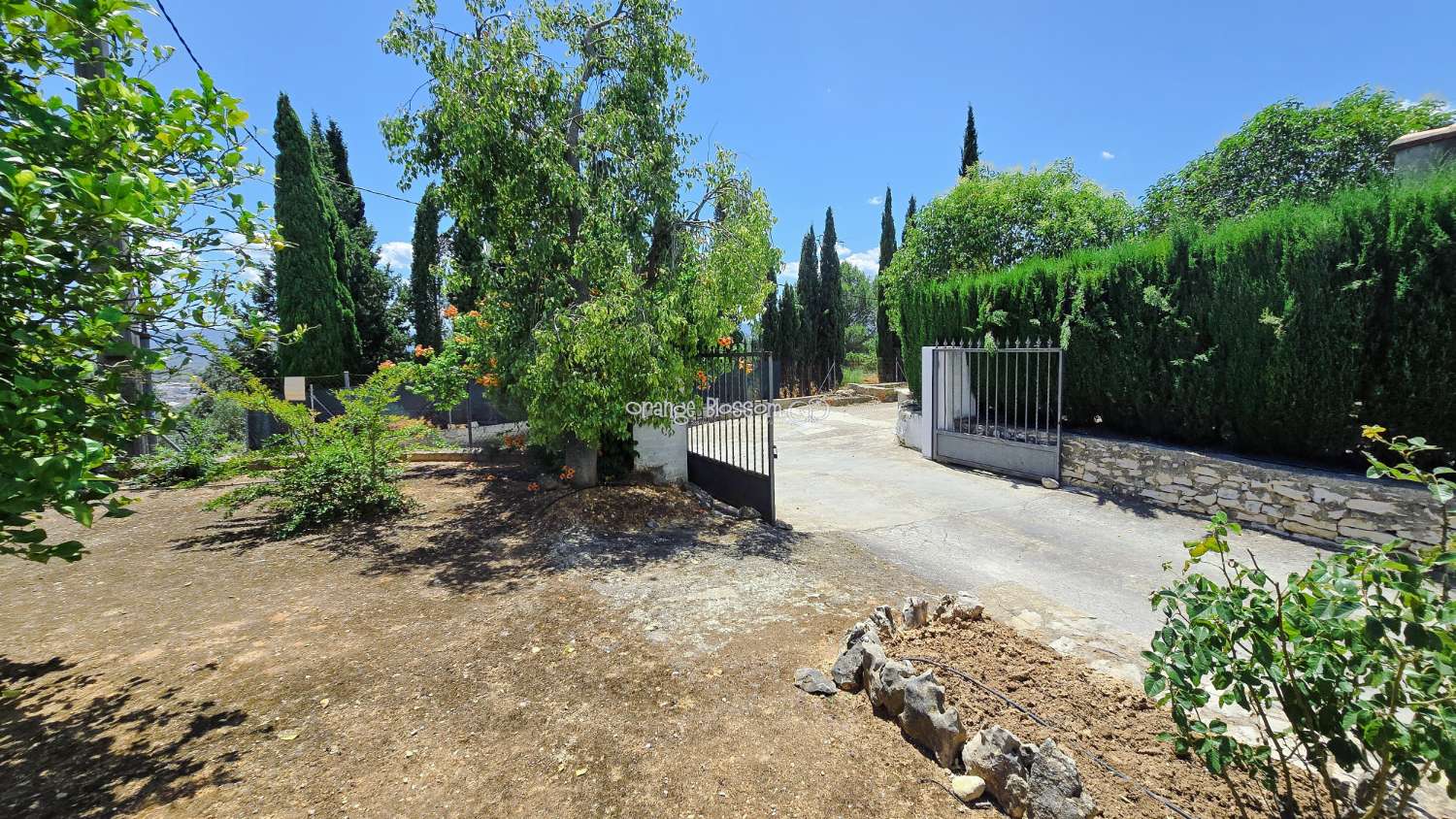 Charming Country Villa with Beautiful Gardens, Swimming Pool and Stunning Valley Views