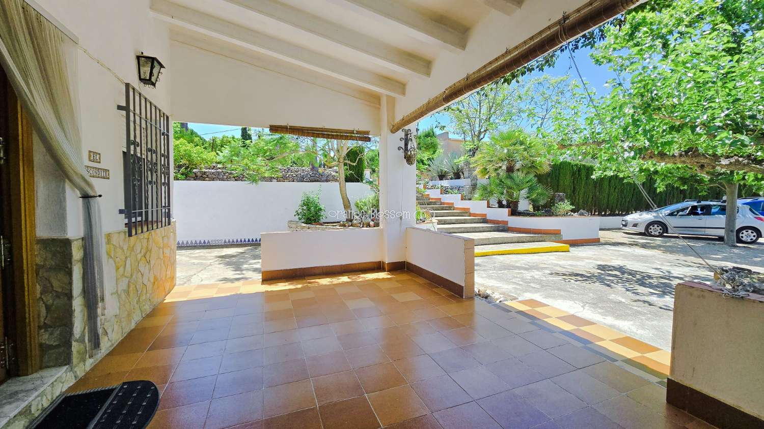 Charming Country Villa with Beautiful Gardens, Swimming Pool and Stunning Valley Views