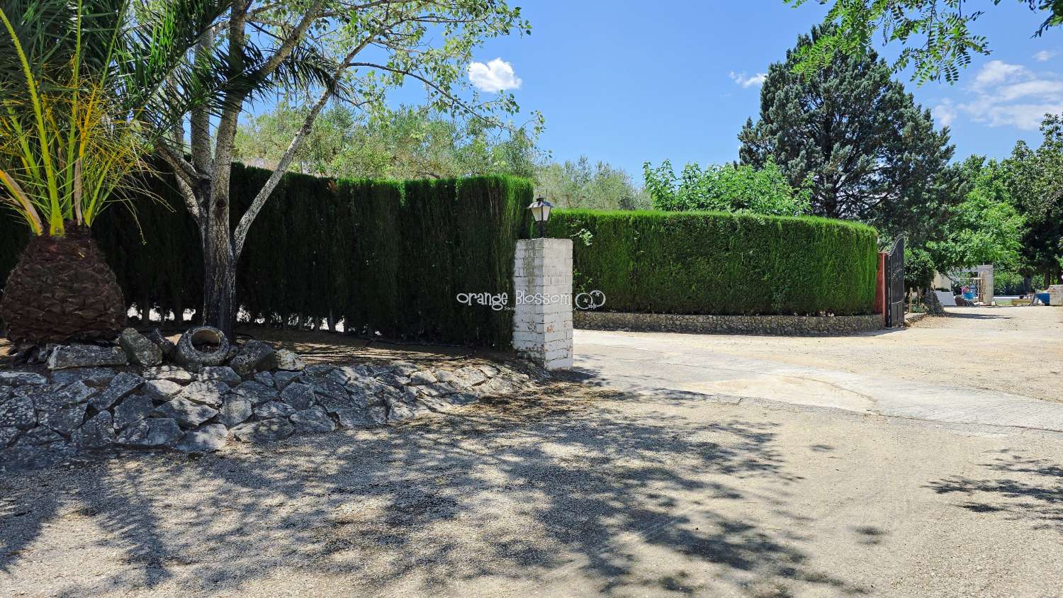 Charming Country Villa with Beautiful Gardens, Swimming Pool and Stunning Valley Views
