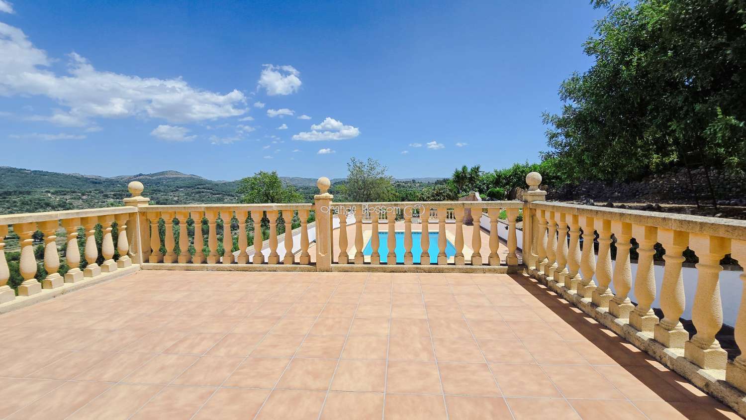 Charming Country Villa with Beautiful Gardens, Swimming Pool and Stunning Valley Views