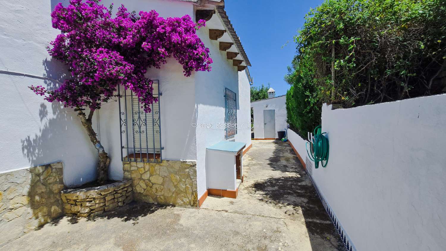 Charming Country Villa with Beautiful Gardens, Swimming Pool and Stunning Valley Views